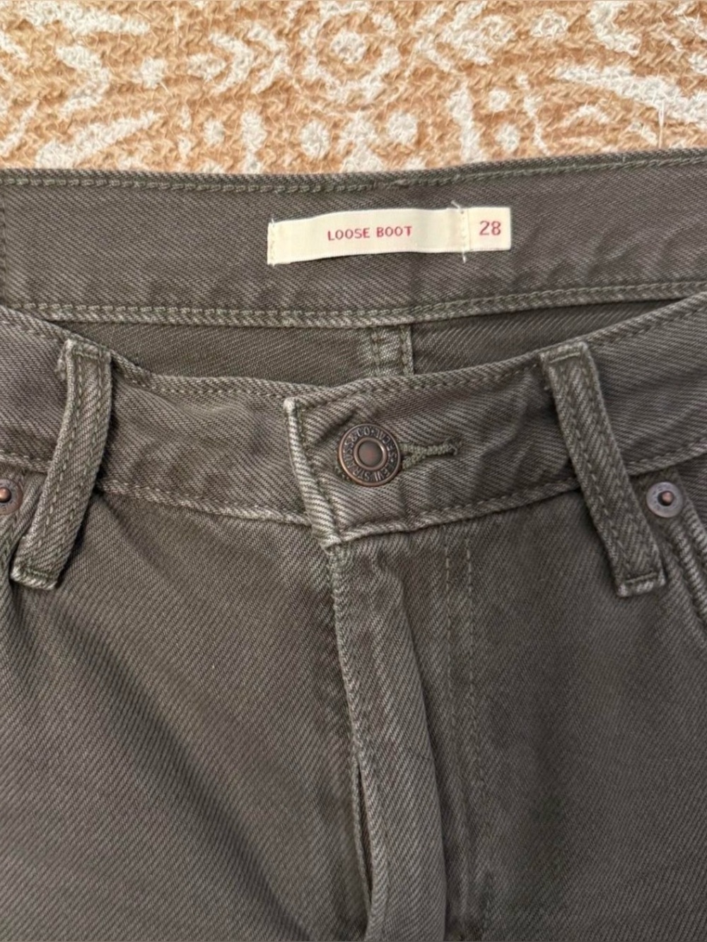 ✨Levi’s Loose Boot Jeans 28✨ - Picture 4 of 5